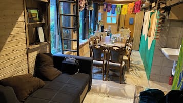 Chalet, 1 Bedroom, Patio, Garden View | Living room