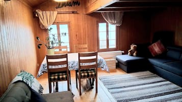 Chalet, 1 chambre, patio, vue jardin | Salle de séjour