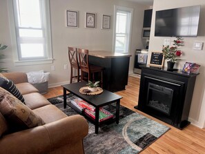 Living area - Cozy Living! Near Microsoft Mt Pleasant (Racine)