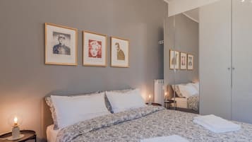 Schreibtisch, Bügeleisen/Bügelbrett, Reisekinderbett, kostenloses WLAN