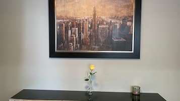 House, 2 Bedrooms | Dining room