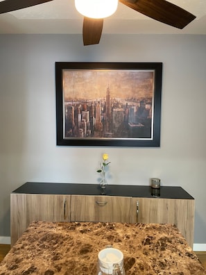 Dining room - Shibly's Retreat 2 Close to West Edmonton Mall (Edmonton)
