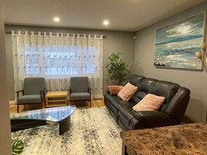 House, 2 Bedrooms | Living room - Shibly's Retreat 2 Close to West Edmonton Mall (Edmonton)