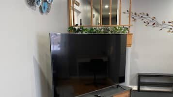 House, 2 Bedrooms | Living room