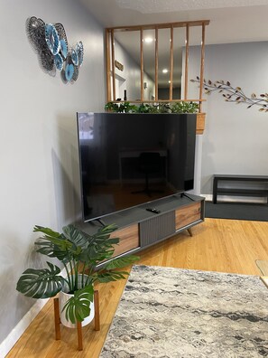 House, 2 Bedrooms | Living room - Shibly's Retreat 2 Close to West Edmonton Mall (Edmonton)