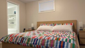 House, 1 Bedroom - Shibly's Retreat Near West Edmonton Mall (Edmonton)