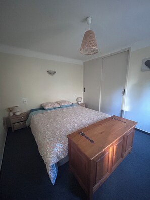 2 bedrooms, desk, iron/ironing board, free WiFi - La Soleillade (Manosque)