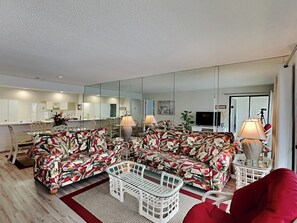 Smart TV, DVD player - Edgewater Villa #2713 | Near Beach + Amenities (Panama City Beach)