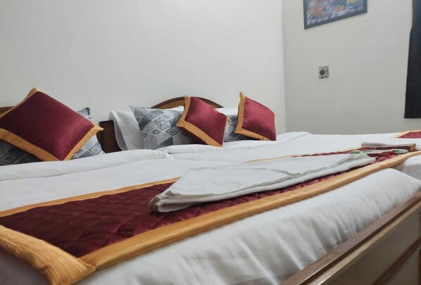 Habitación triple básica | Wifi gratis