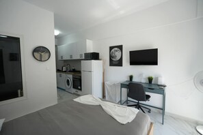House - Couples Cozy Seaside Studio (Loutraki-Agioi Theodoroi)