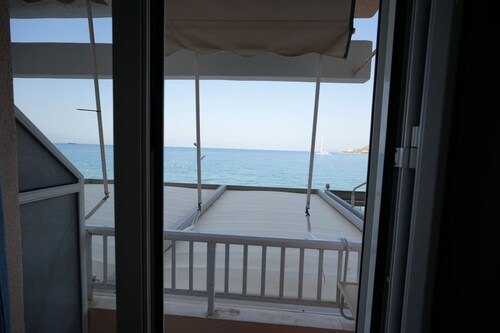 Loutraki Seaview Firstline