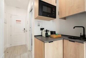 Standard Double Room | Private kitchen - Dobo Alcorcón VG29 (Alcorcón)