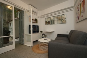 House | 1 bedroom - The Extravagant Studio in Pagkrati Near Stadium (Athens)