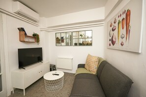 Apartment | 1 bedroom - The Extravagant Studio in Pagkrati Near Stadium (Athens)