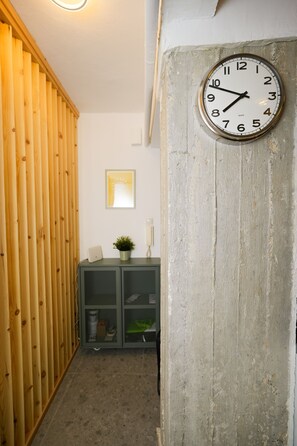 House - The Extravagant Studio in Pagkrati Near Stadium (Athens)