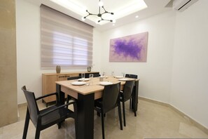 House - The Purple Apartment Badaro 3 Bdrm 24 7 Electric (Beirut)