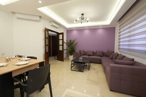 House | 3 bedrooms - The Purple Apartment Badaro 3 Bdrm 24 7 Electric (Beirut)