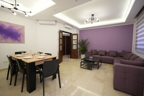 House | 3 bedrooms - The Purple Apartment Badaro 3 Bdrm 24 7 Electric (Beirut)