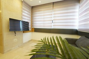 House - The Purple Apartment Badaro 3 Bdrm 24 7 Electric (Beirut)