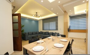 Apartment | 3 bedrooms - The Blue Apartment Badaro 3 Bdrm 24 7 Electric (Beirut)