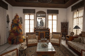 House | 7 bedrooms