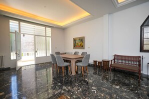 Casa, para fumadores | 4 habitaciones 