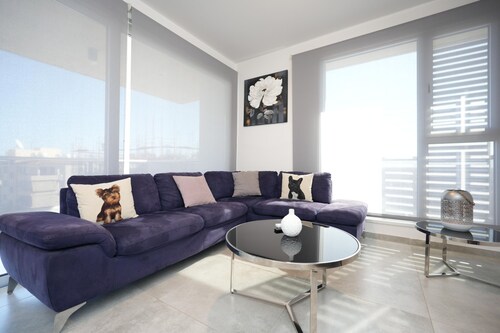 Larnaca Salt Lake Gem Airy 2 Bdrm Apartment