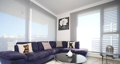 Larnaca Salt Lake Gem Airy 2 Bdrm Apartment