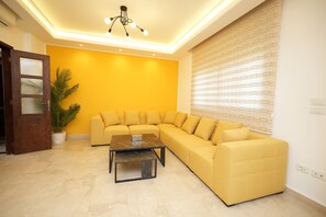 Apartment | 3 bedrooms - The Yellow Apartment Badaro 3 Bdrm 24 7 Electric (Beirut)