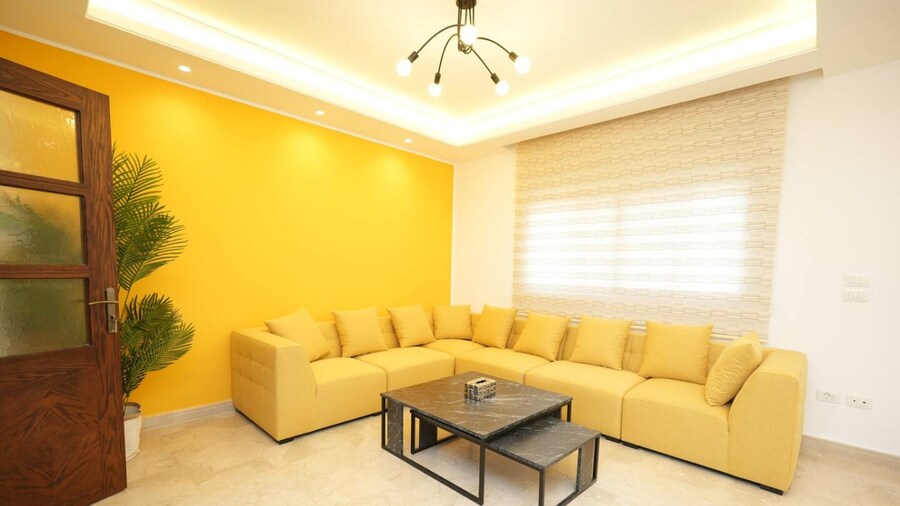 The Yellow Apartment Badaro 3 Bdrm 24 7 Electric