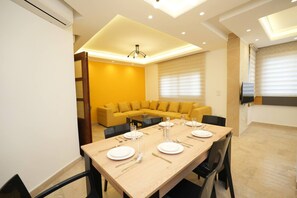 Apartment | 3 bedrooms - The Yellow Apartment Badaro 3 Bdrm 24 7 Electric (Beirut)