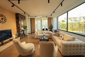 TV - SanPietro Vacation Villa 006 (Plazhi San Pietro)