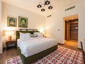 4 Schlafzimmer, Zimmersafe, Bügeleisen/Bügelbrett, kostenloses WLAN