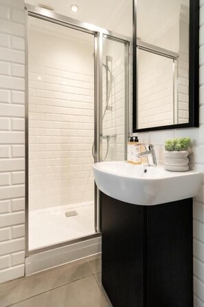 Bathroom - Malila Apartments Szczepański Square (Kraków)