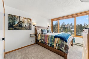 Desk, internet, bed sheets - Keystone Walk-to-Lift Condo | Pool, Hot Tub and Views (Keystone)