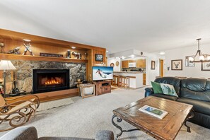 TV, fireplace - Keystone Walk-to-Lift Condo | Pool, Hot Tub and Views (Keystone)