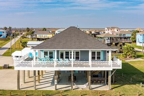 Exterior - Bowers Oasis - Close to beach, spacious, well appointed. (Crystal Beach)