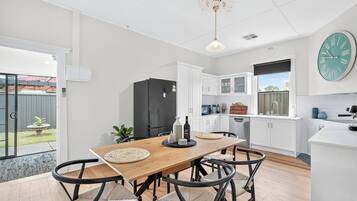 House, 3 Bedrooms, Smoking, Terrace | Dining room