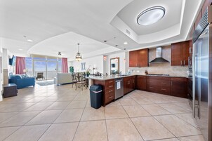 Signature Condo, 3 Bedrooms, Balcony, Beach View | Private kitchen | Fridge, microwave, oven, stovetop