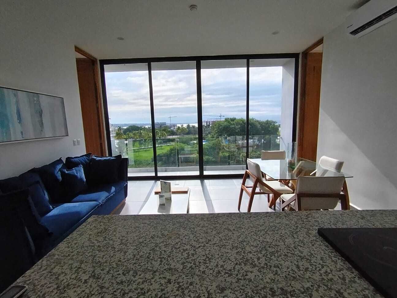 Comfort Apartment, Beach View | Living area