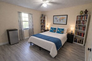 4 habitaciones, tabla de planchar con plancha, wifi y ropa de cama 