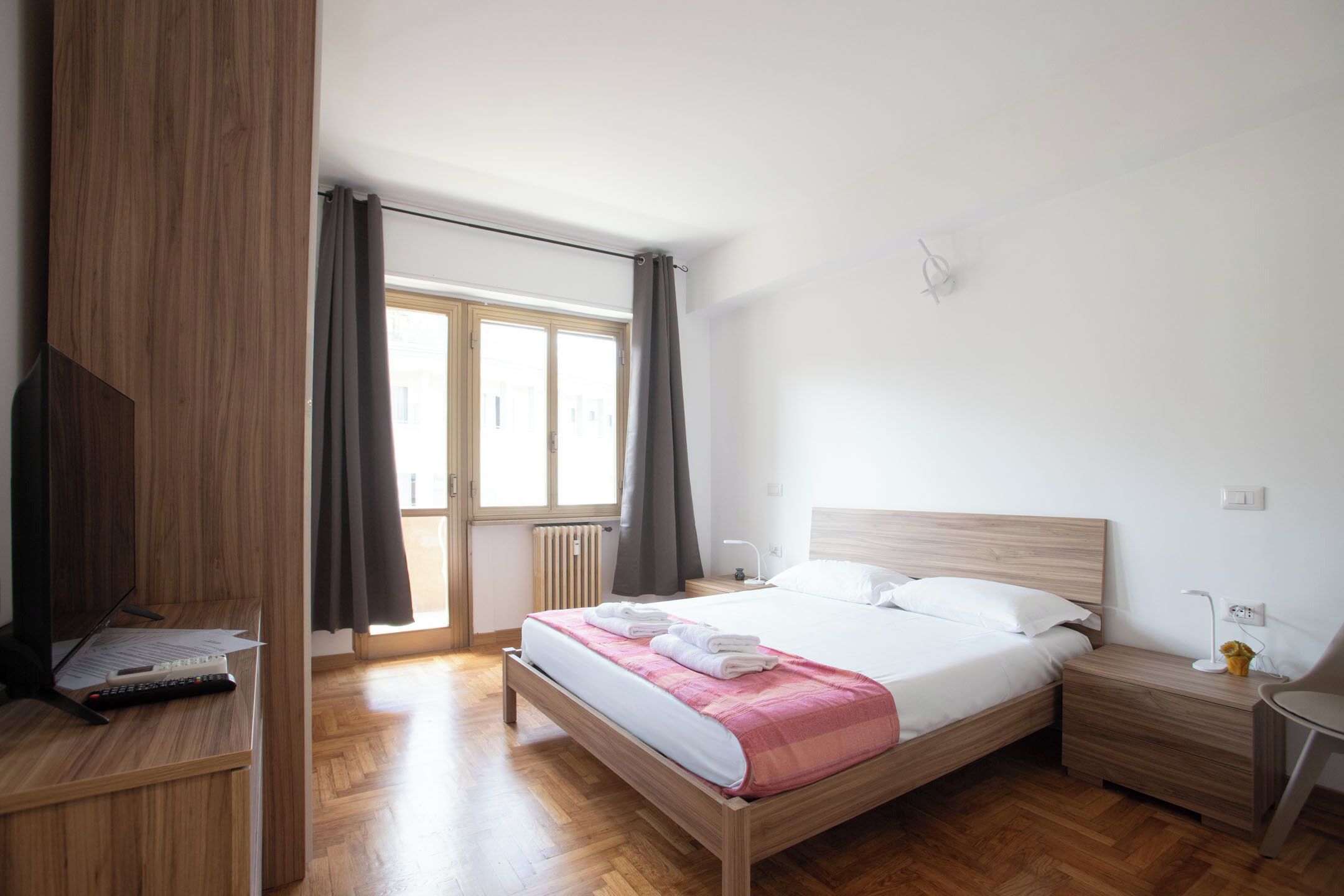 Iron/ironing board, WiFi, bed sheets