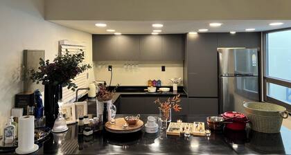 Entire Private Lux House/Rooftop Terrace & Karaoke / Perfect for a big group