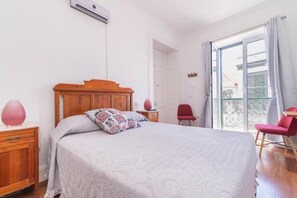 WiFi, bed sheets - VCGuesthouse Auntie's Room (Funchal)