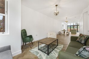 Interior - Perfect London Base – Spacious and Elegant 3-Bedroom Home in Walthamstow (London)