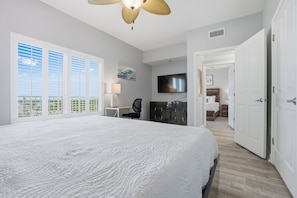 3 bedrooms, iron/ironing board, free WiFi, bed sheets - Shores of Panama - Beachfront - Beach & Pool Views (Panama City Beach)