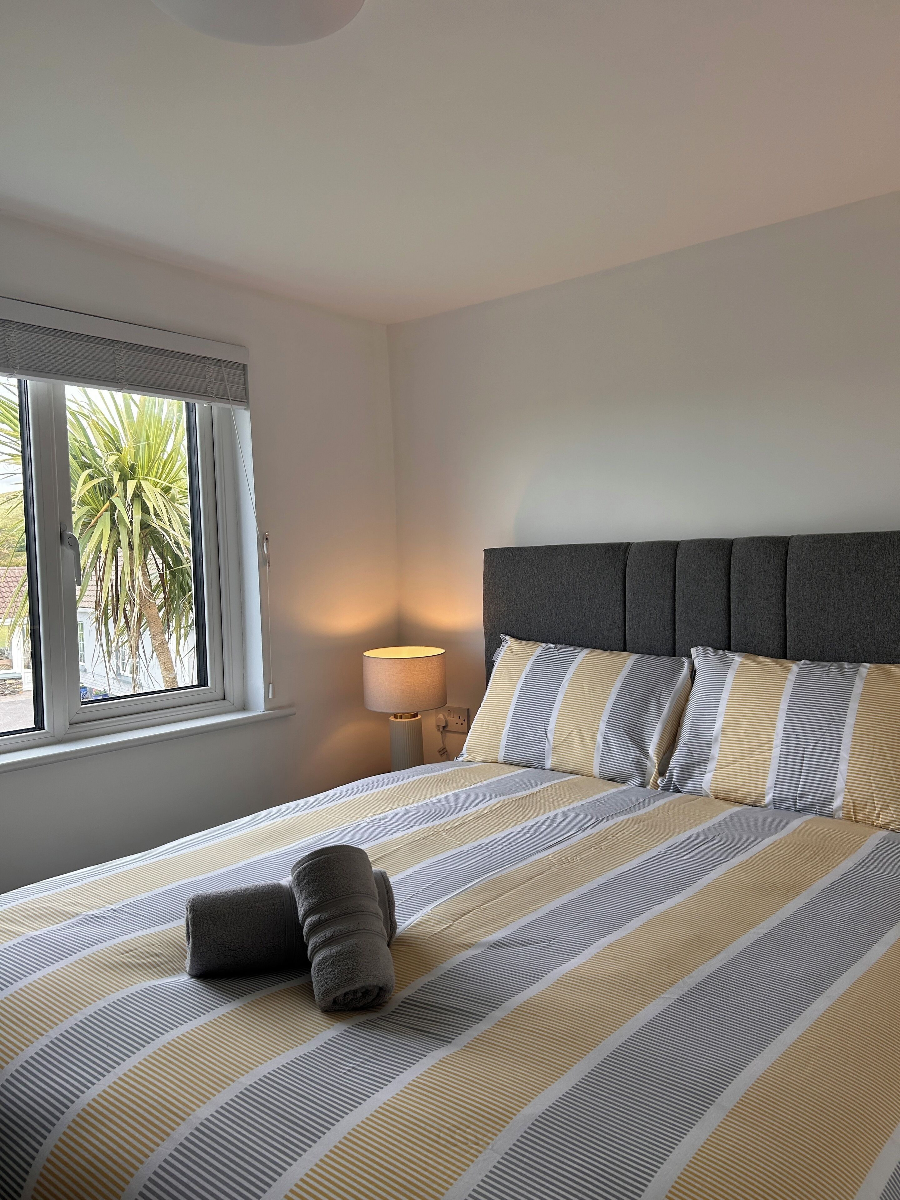 2 bedrooms, iron/ironing board, internet, bed sheets