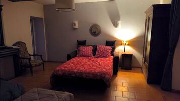 4 chambres, fer et planche Ă repasser, accĂšs Internet, draps fournis