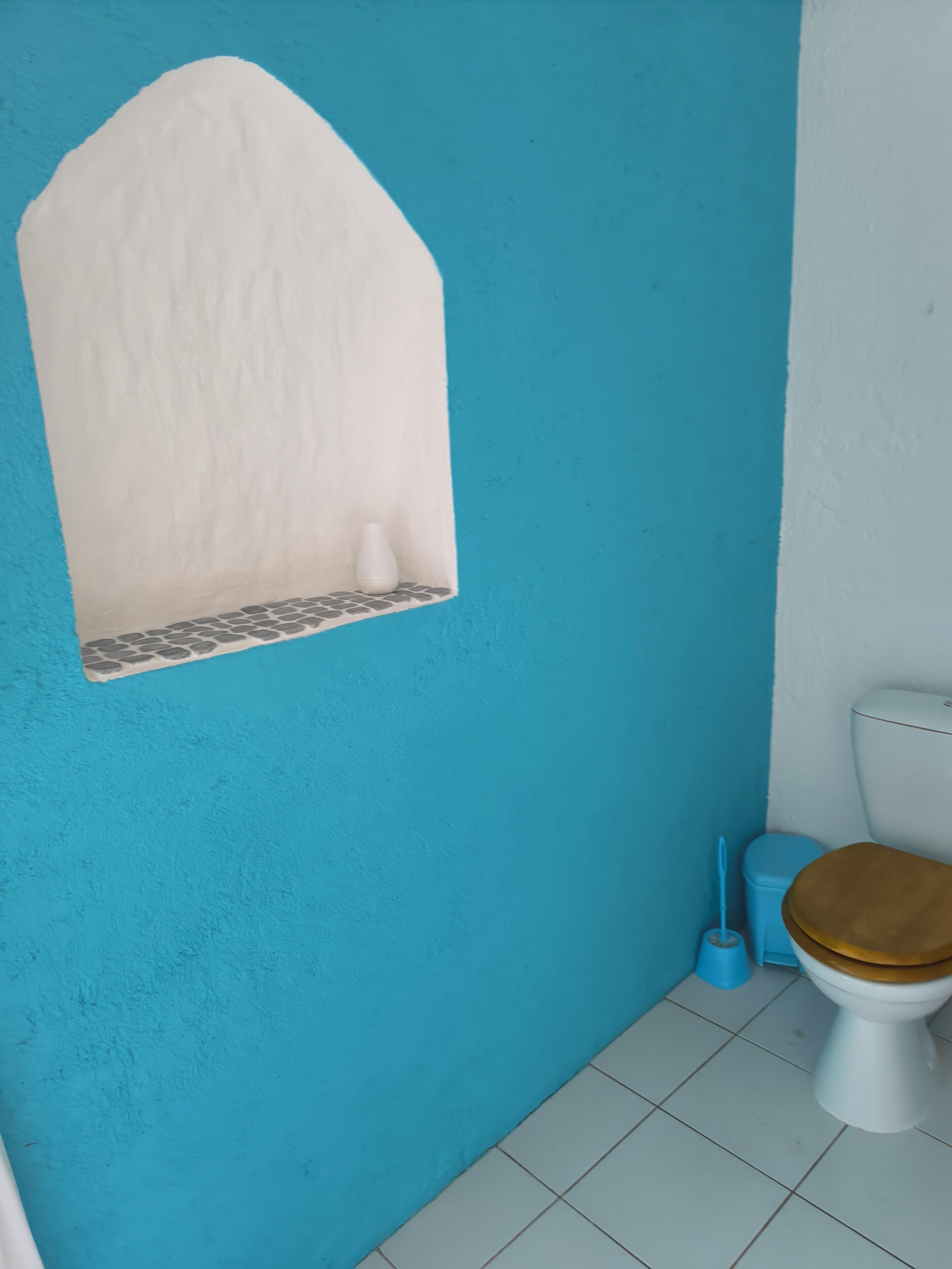 Shower, hair dryer, towels, toilet paper
