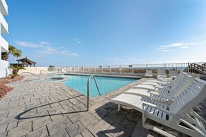 Pool - Four Winds 704 | 2BR | Gulf Front (Orange Beach)
